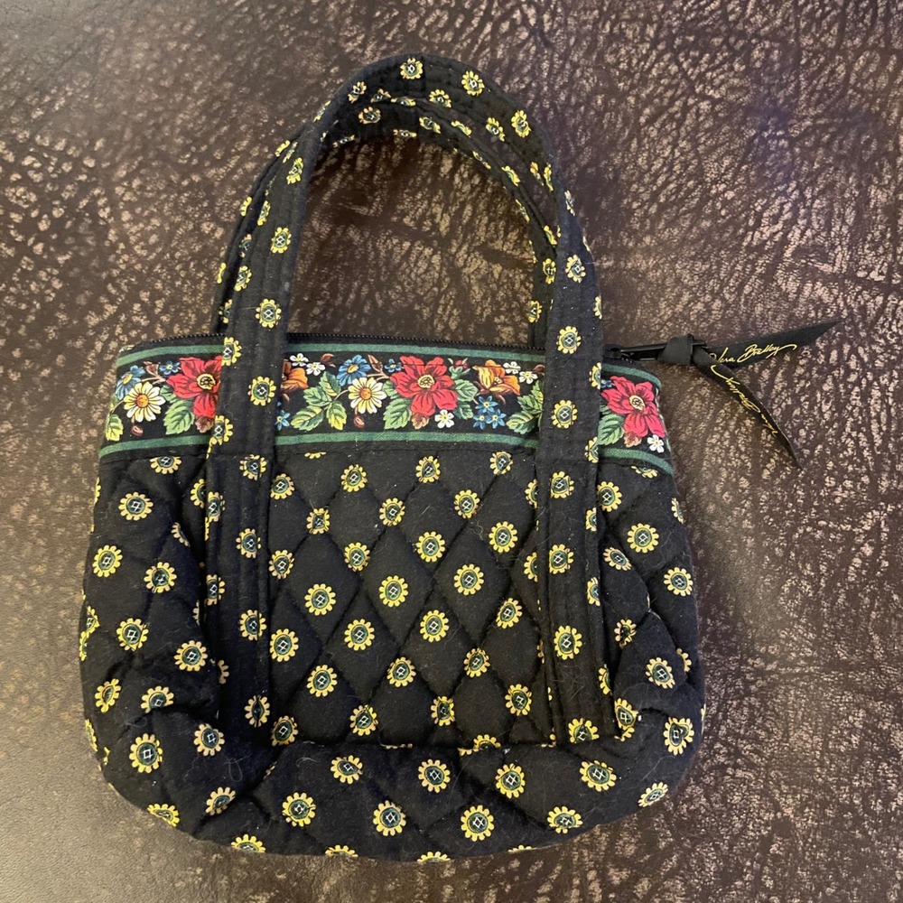 Vera Bradley Quilted Zip Tote Small Lunch Bag Black Floral Retired Print‎